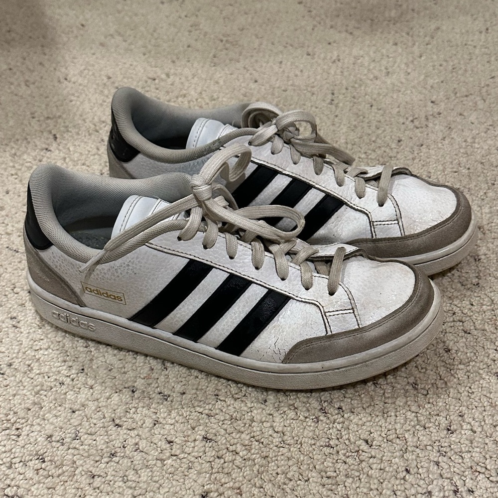 Adidas white leather shoes men’s size 9
